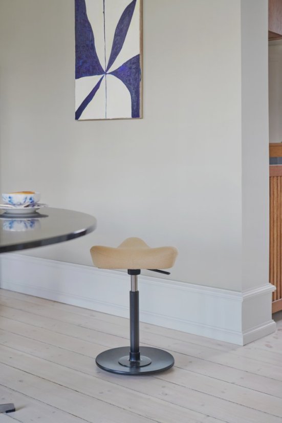 Balanční stolička Varier Move™ Compact Black Ash