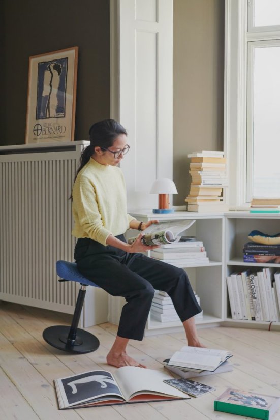 Balanční stolička Varier Move™ Compact Black Ash