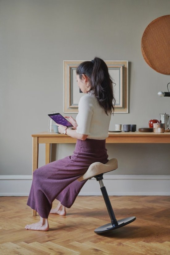 Balanční stolička Varier Move™ Compact Black Ash