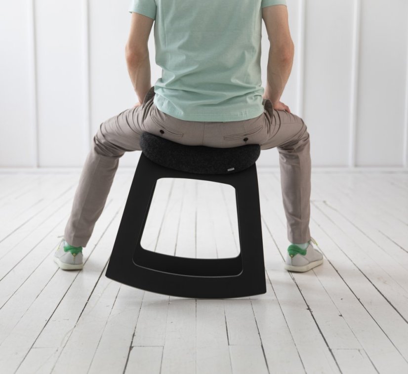 Balanční židle Muista Black Wood